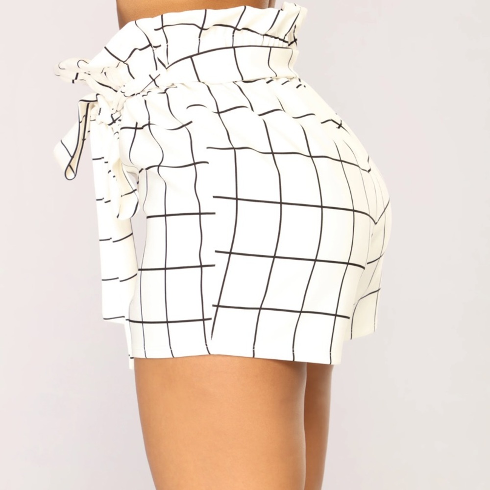 Black/White High Rise Shorts - Picture 2 of 5